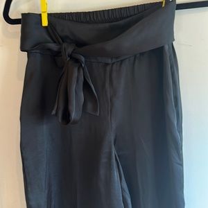 Black silky wide log pants from express z’s